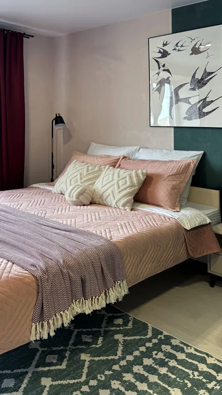 Большая светлая студия с дизайнерским ремонтом рядом с аэропортом