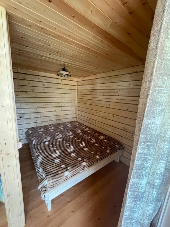 Уютный дом рядом с лесом