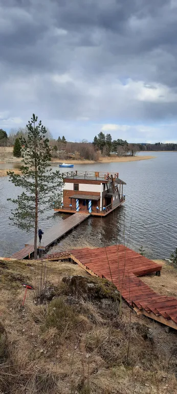 Плавающий дом CliffHouse