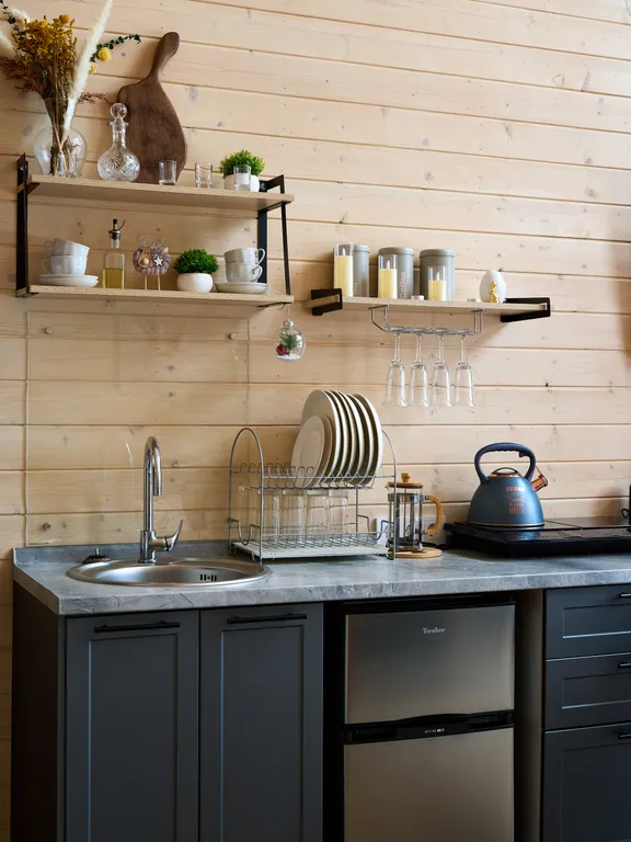 Дом на берегу реки с горячей купелью