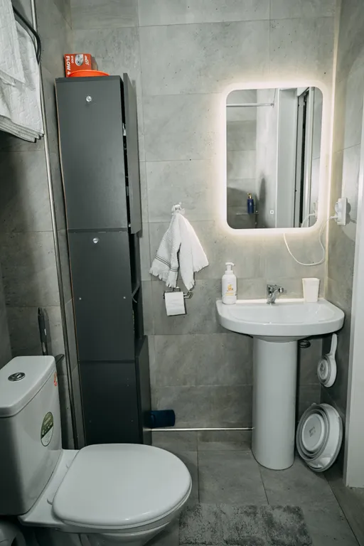 Студия с террасой и бассейном на первой береговой линии