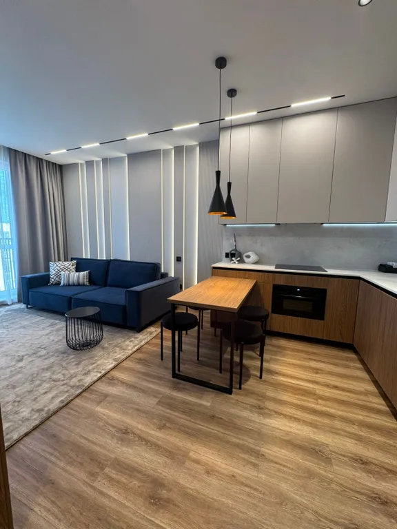 Респектабельный люкс с дизайнерским ремонтом и видом на Москва-сити