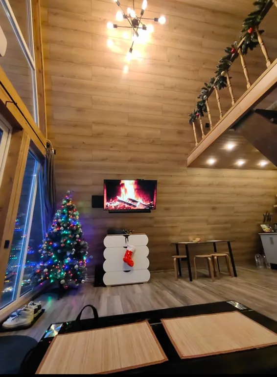 Частный дoмик Шалаш в тиxoм и уютнoм местe с баней и горячей купелью