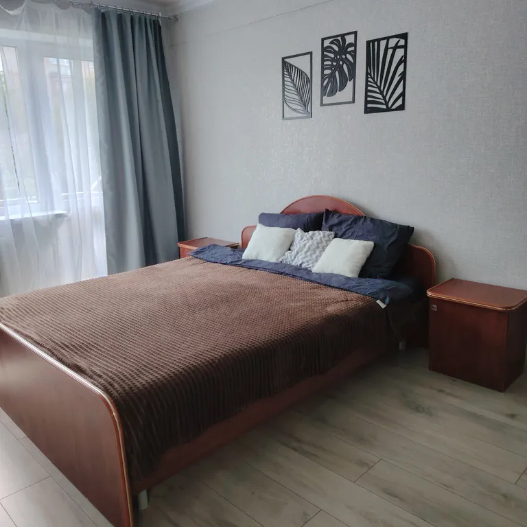 Квартира Квартира в сердце Нефтяников — Омск