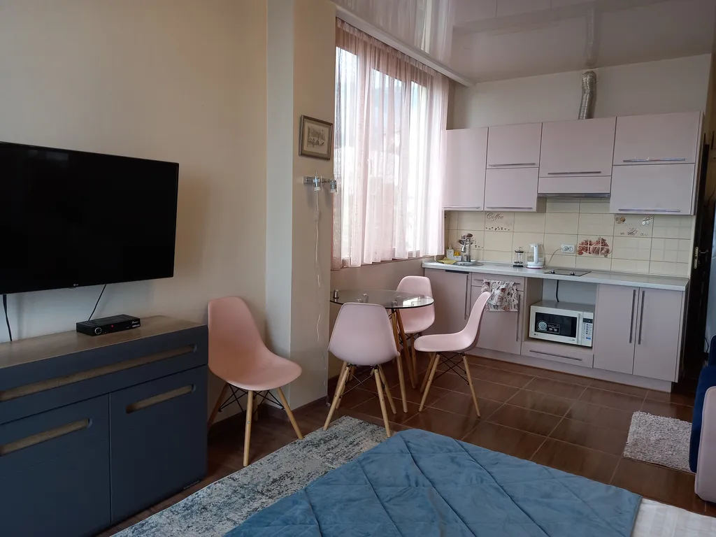 Уютная квартира в 200м от моря в большой Ялте с  видом на море и горы