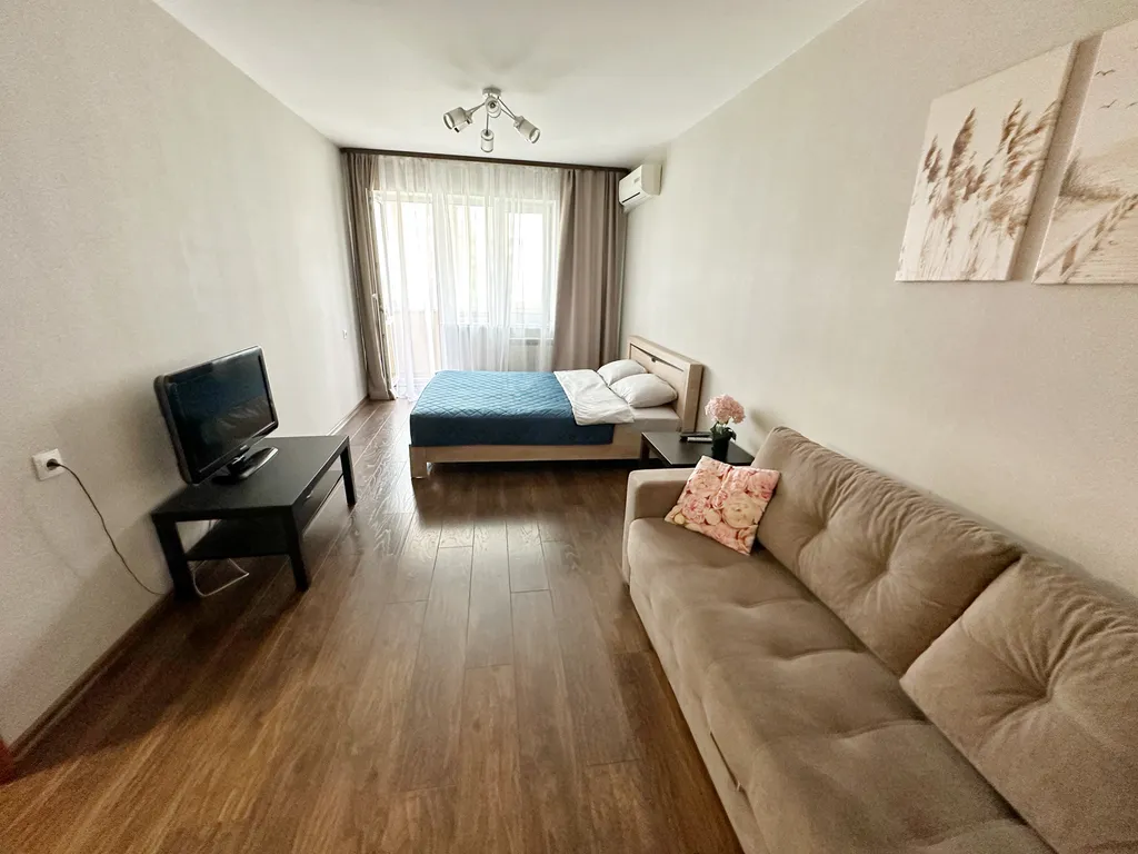 Двухкомнатная квартира в 10 минутах пешком от набережной