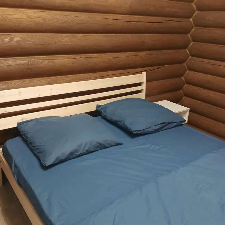 Уютный домик возле озера