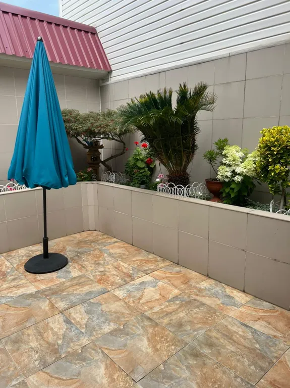 Уютный элленг с двориком Счастье на набережной Чёрного моря для двоих