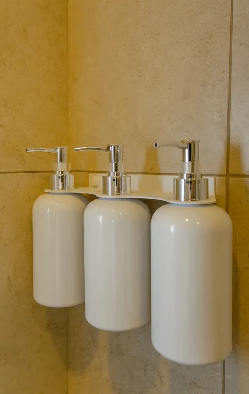 Коттедж с теплым бассейном и банным комплексом, недалеко от моря