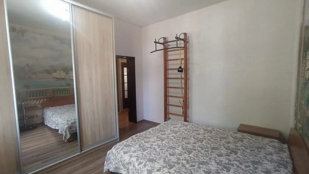 Весь первый уютный этаж с видом на природу