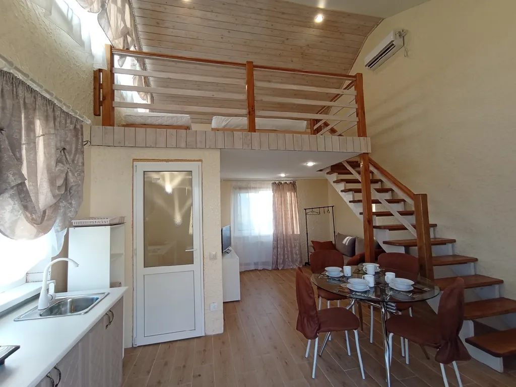 Коттедж Семейный гостевой дом (отдельный) — аренда посуточно в Оленевка