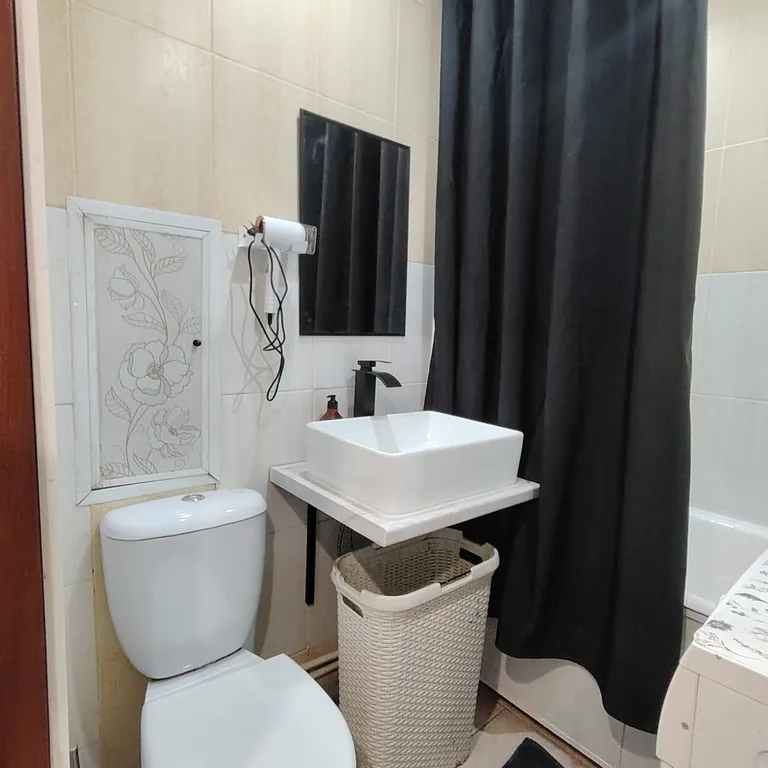 Квартира Квартира в сердце Нефтяников — Омск