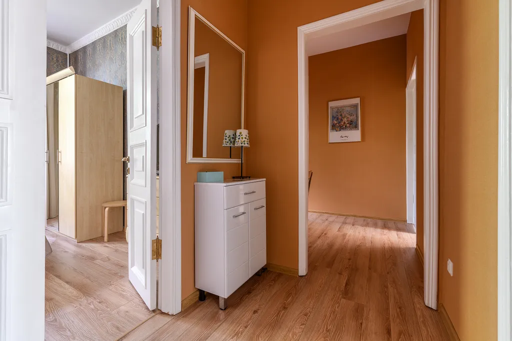 Роскошная квартира с балконом и парковкой рядом с Петропавловкой