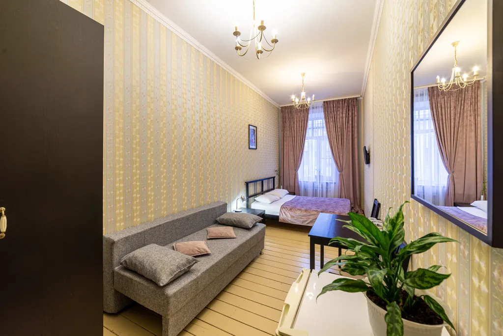 Квартира Квартира Эконом с 1 кроватью и диваном, с общей душевой комнатой — Санкт-Петербург