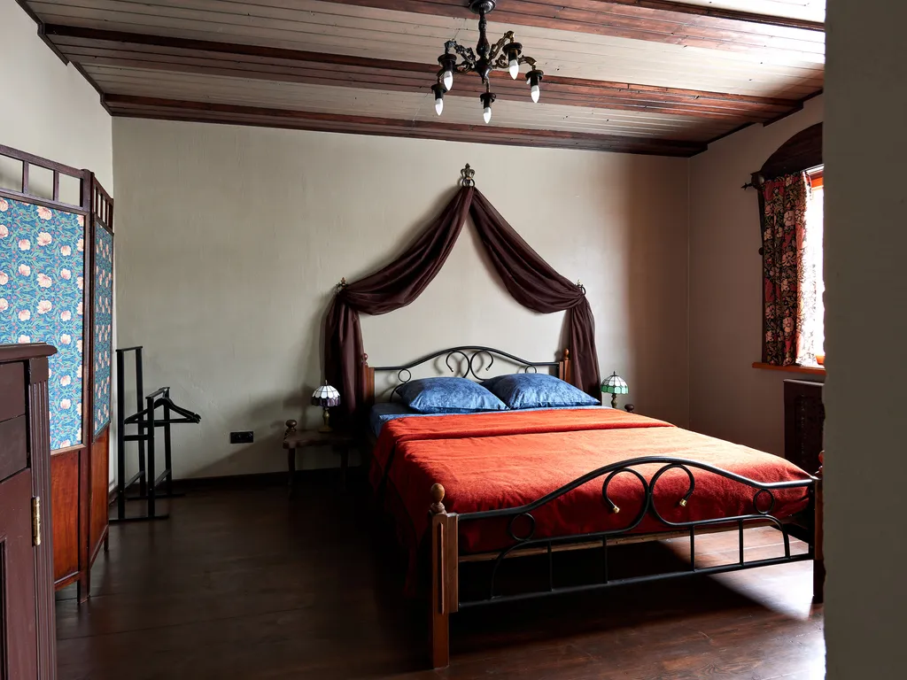 Готический замок Гранат Альдога