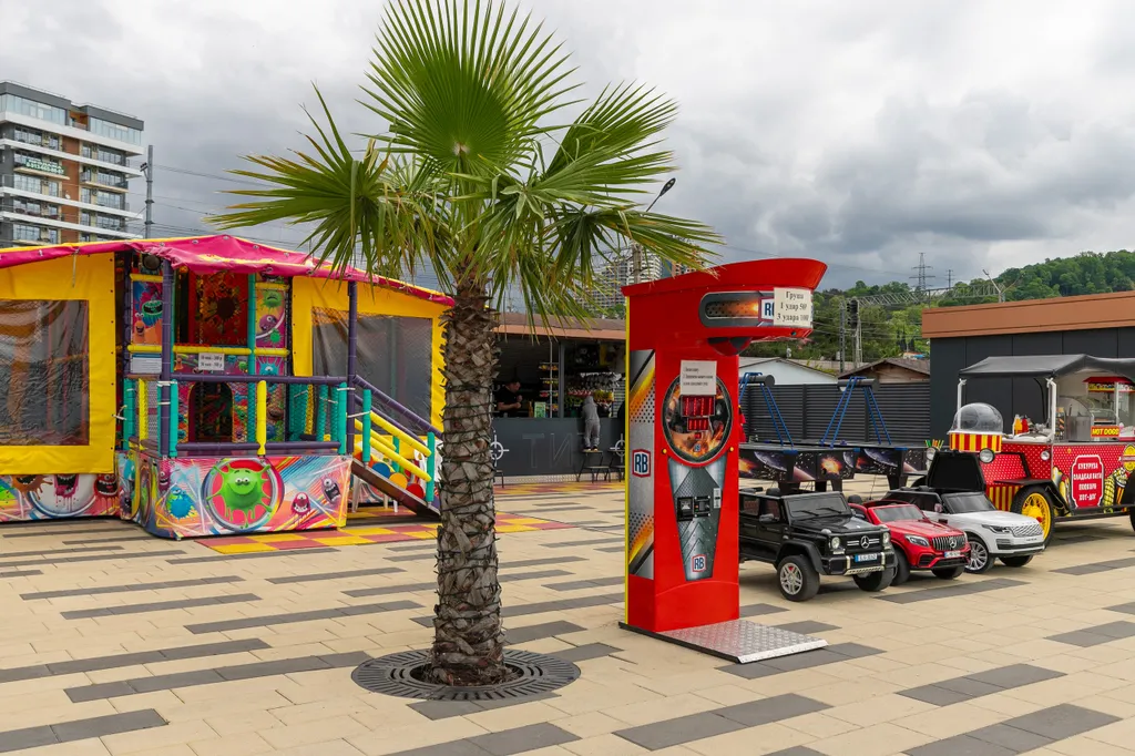 Большая современная студия у моря с видом на горы