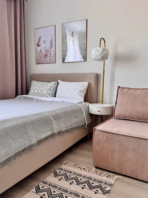 Квартира Дизайнерская студия — аренда посуточно в Когалым