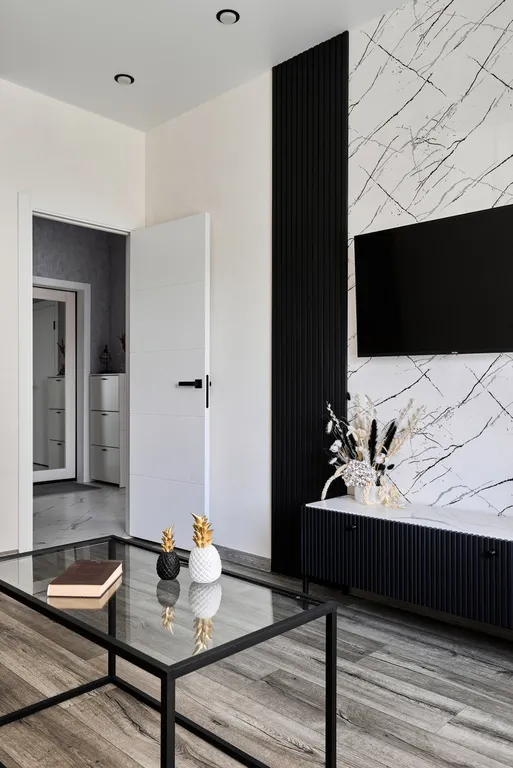 Прекрасная стильная квартира Инь янь