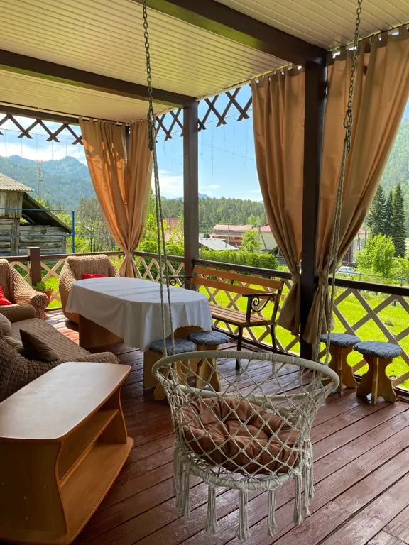 Коттедж для больших компаний на Алтае