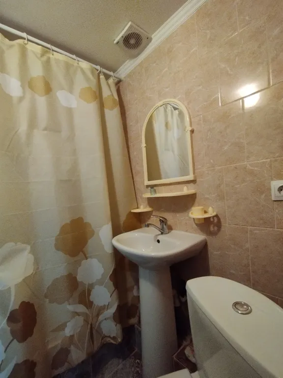 Квартира Квартира Трёх местный Люкс,в гостевом доме "До,ре,ми" — Витязево