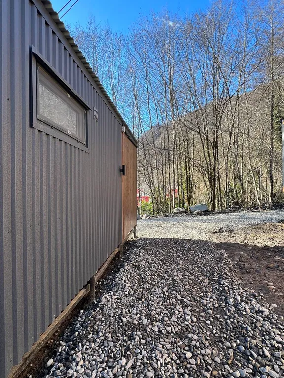 Домик у ручья Красная поляна