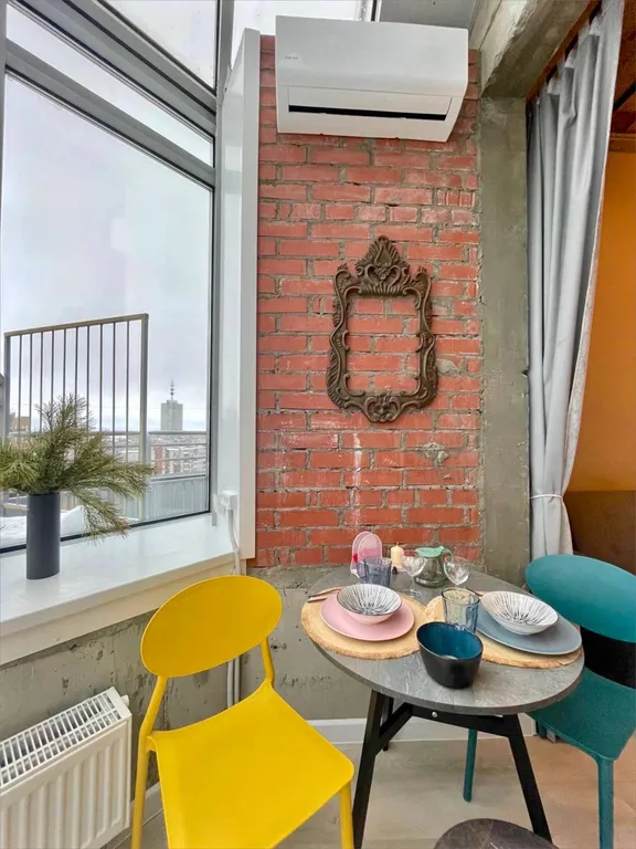 Шикарная квартира с панорамными окнами и террасой рядом с титан ареной