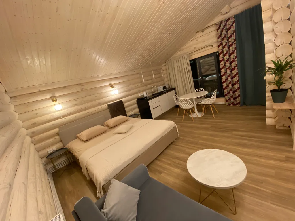 Домик с видом на лес