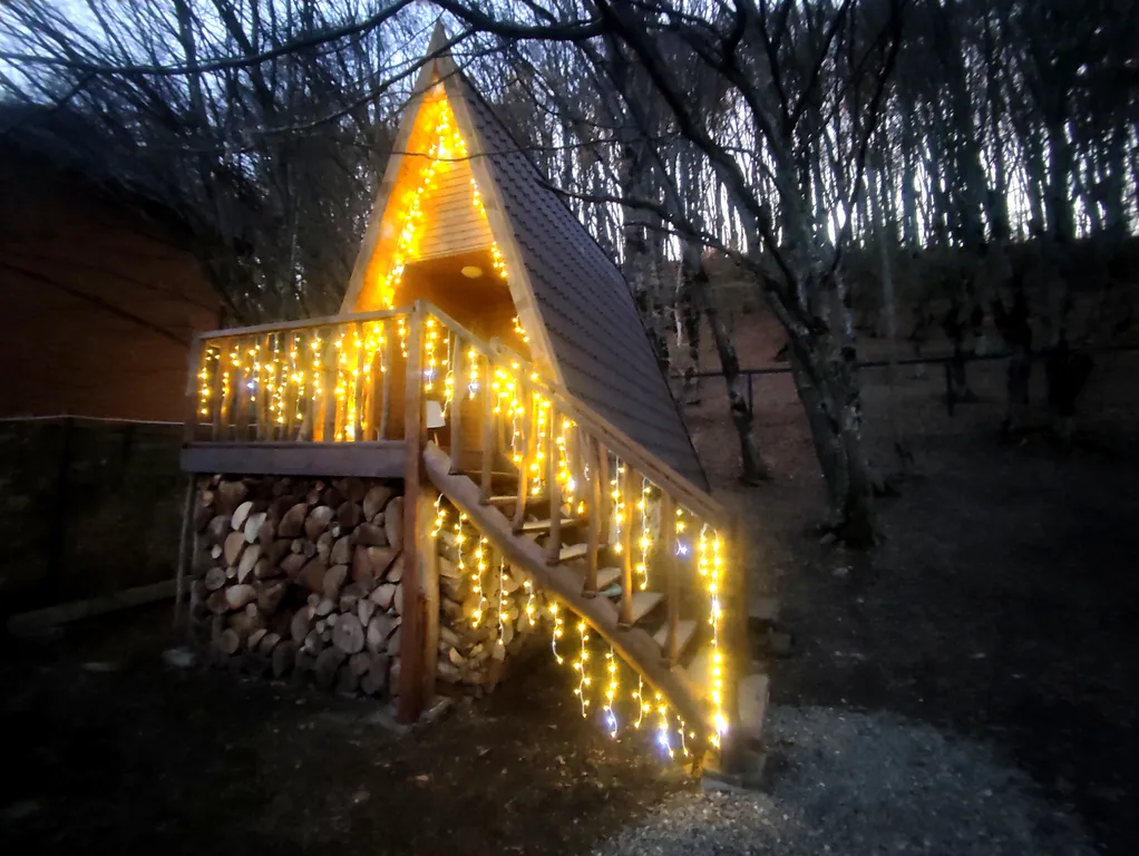 Шале с видом на лес и горы