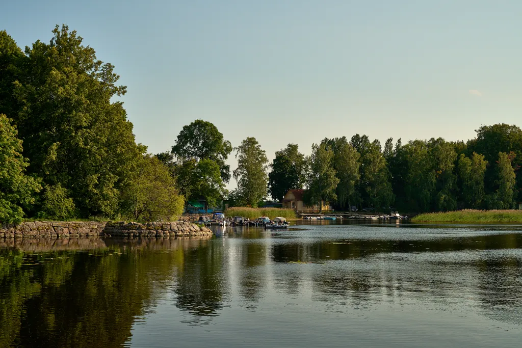 Треугольный дом на Финском заливе