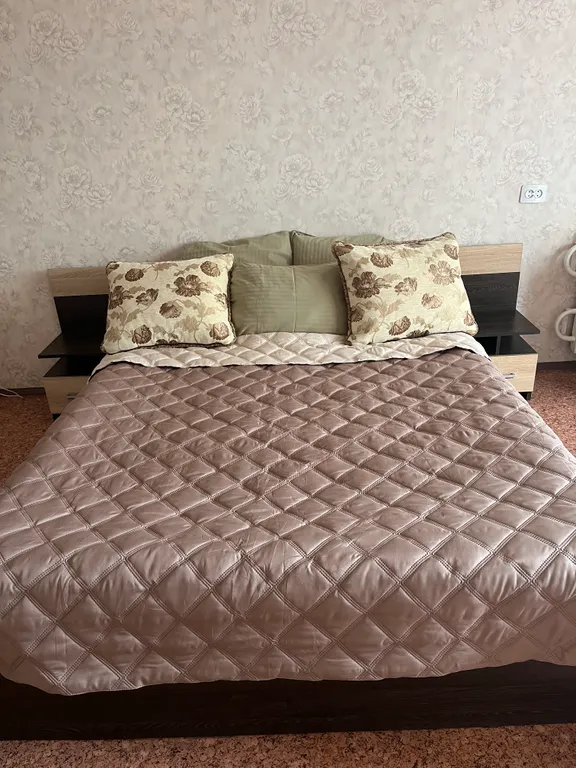 Светлая, тёплая, просторная однокомнатная квартира с видом на город