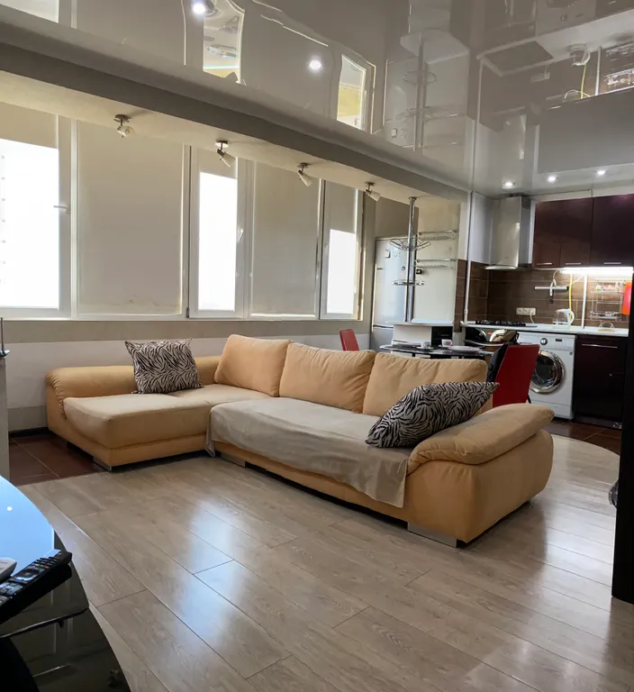 Красивая, уютная, стильная квартира - студия с шикарным видом из окон