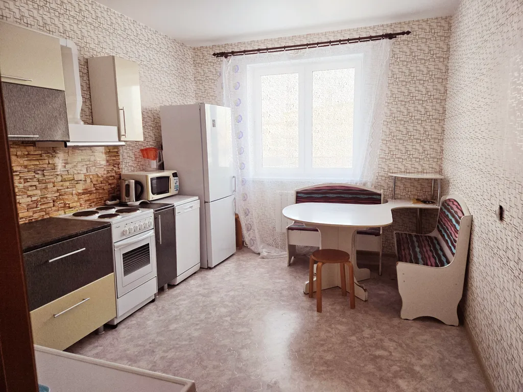 Уютная, чистая квартира, в самом центре города. Есть все необходимое.