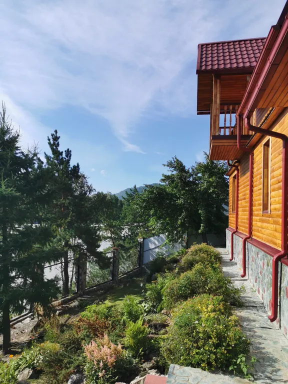 Эко-вилла с видом на Катунь и остров