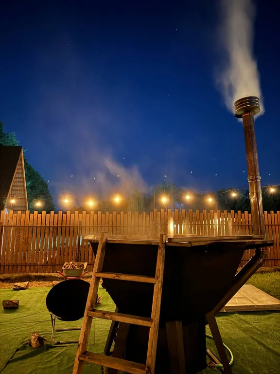 Новый уютный дом-баня с банным чаном у соснового леса