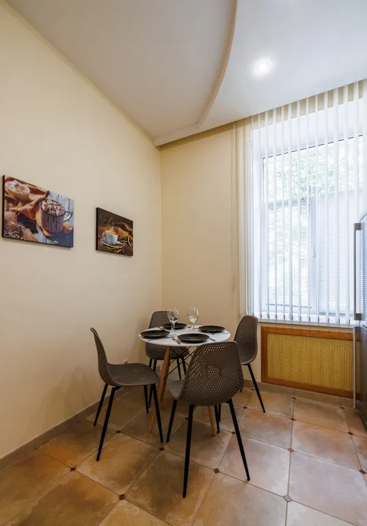 Уникальная квартира с отдельным входом в центре