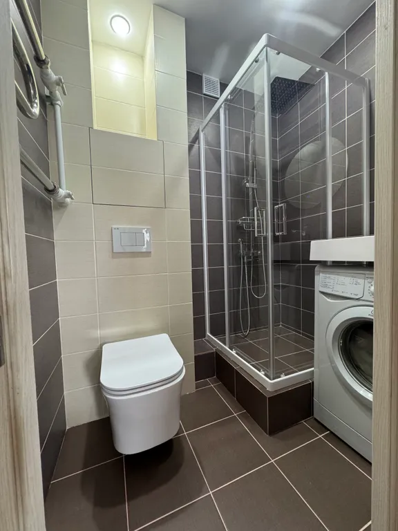 1-комнатная уютная с дополнительной спальней с дверью