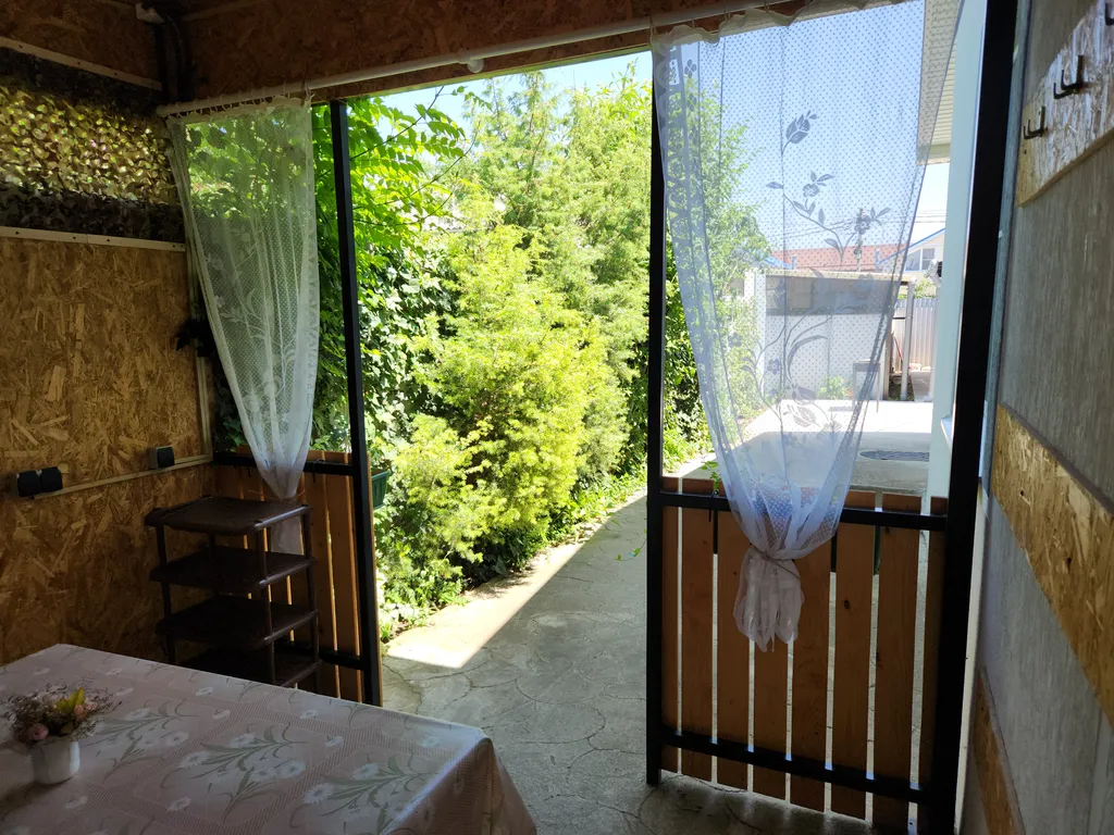 Семейный 3-х комнатный номер в тихом районе