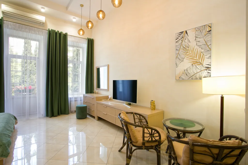 Апартаменты Делюкс Модерн с балконом на набережной