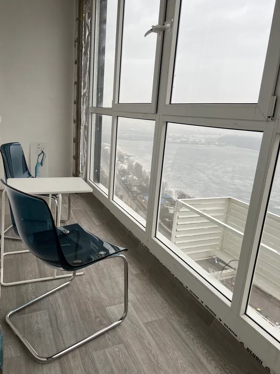 Стильная студия в ЖК Спутник с панорамной лоджией с видом на бухту