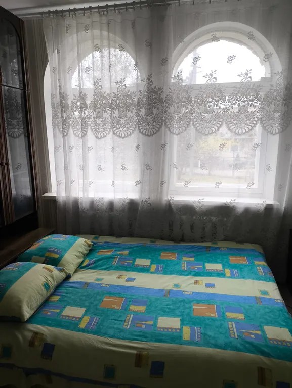 Двухэтажный коттедж с беседкой и баней для отдыха и проживания