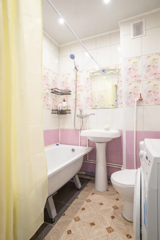 Уютная и чистая квартира рядом с ТЦ РИО, 2 кровати.