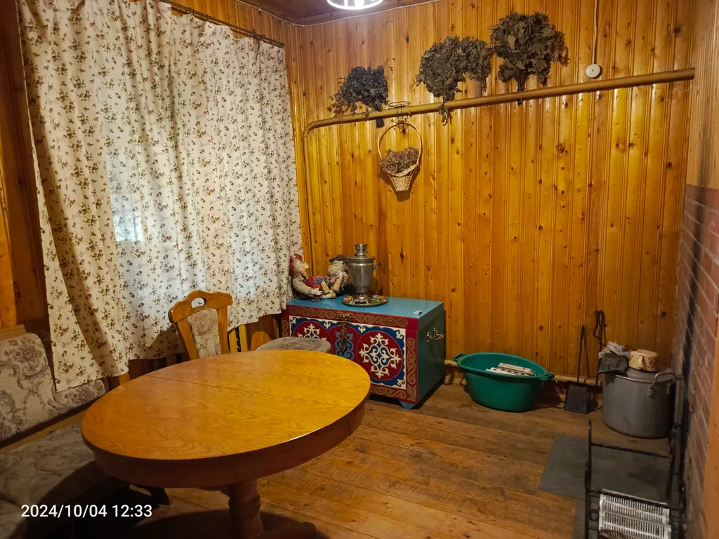 Просторный дом с баней в тихой деревушке у реки