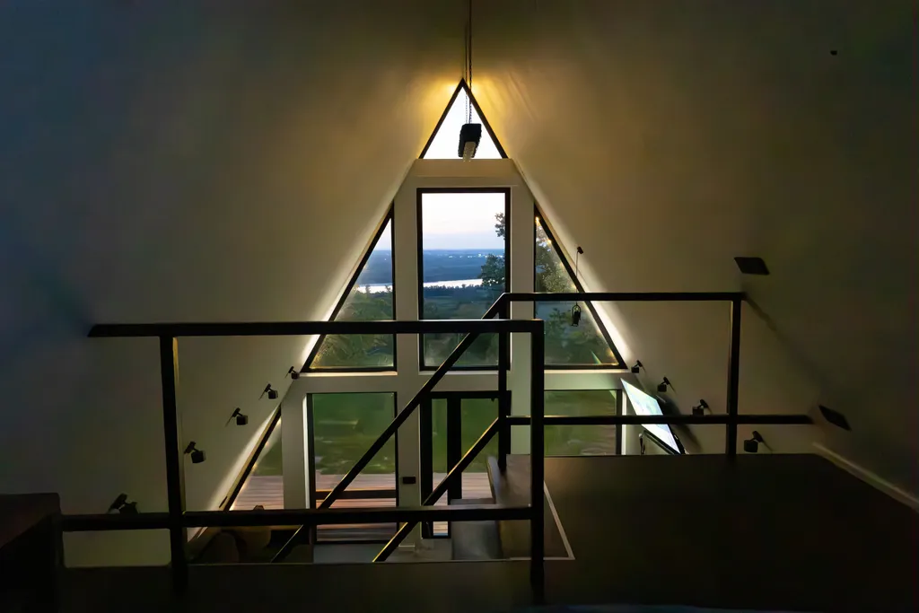 Хабарский треугольник - дом на горе с видом на реку