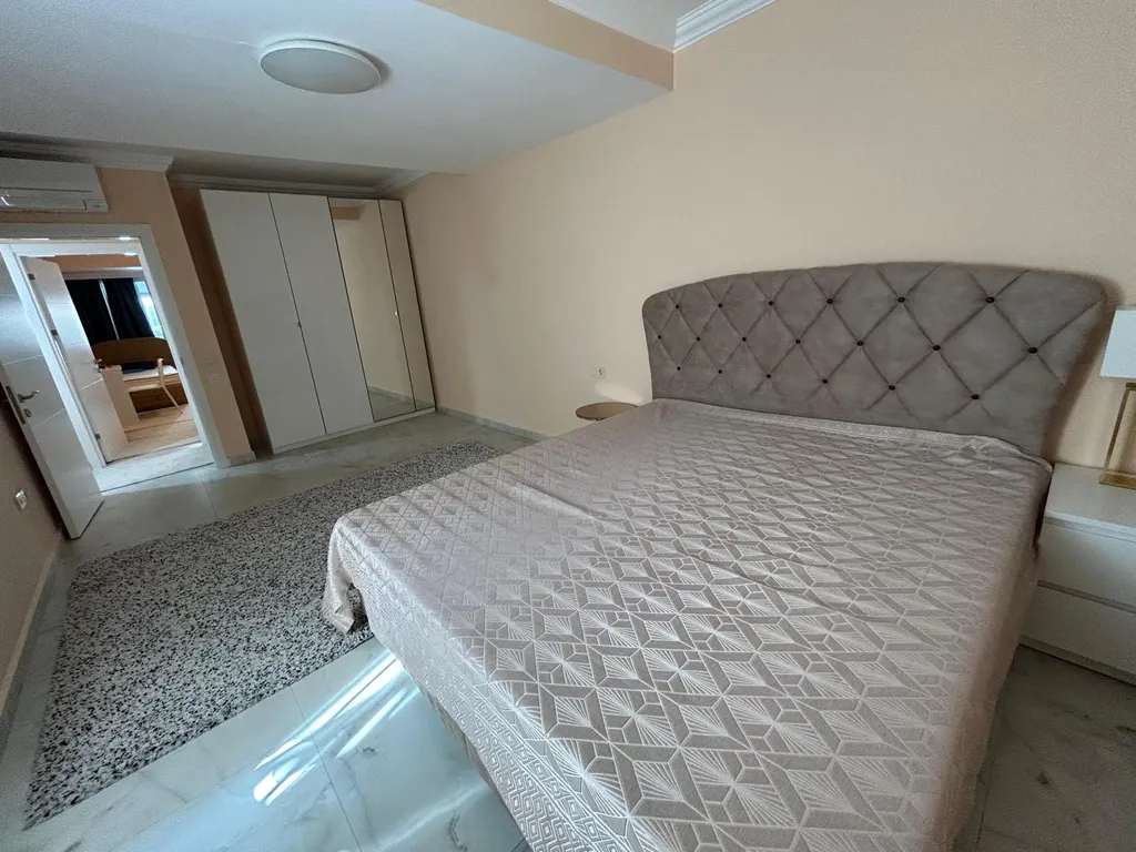 Около моря со своим пляжем