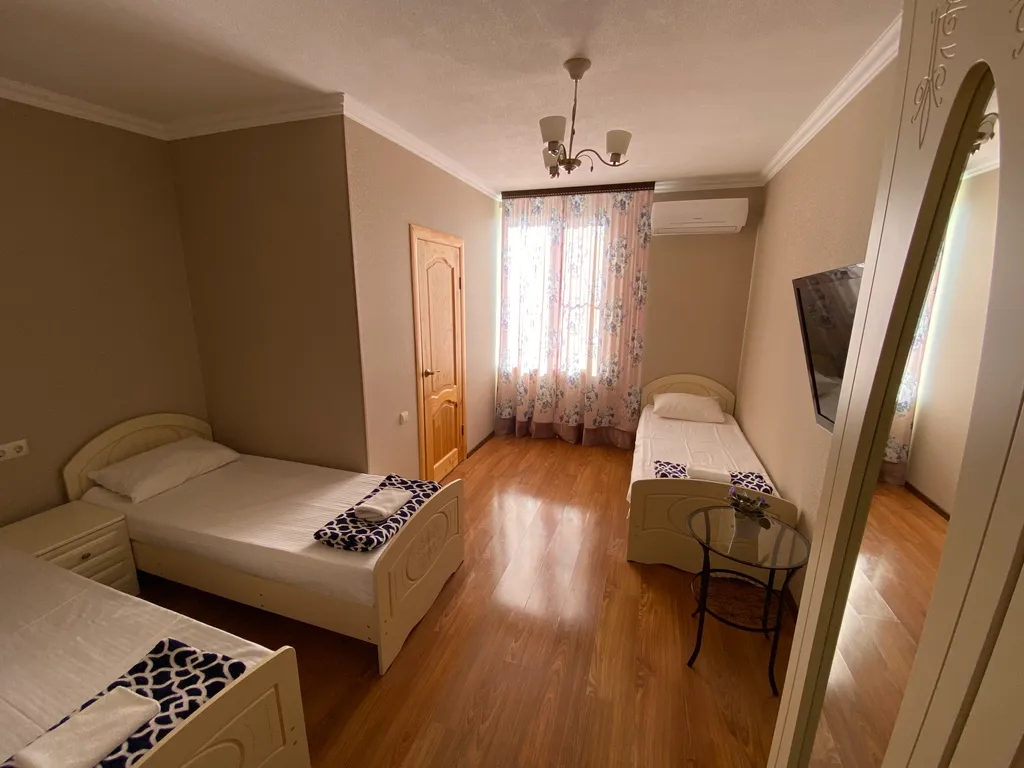 Квартира Номер на троих с раздельными кроватями — аренда посуточно в Гагра