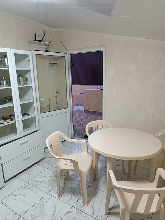 Новый уютный дом дупликс (левая половина) у берегу моря