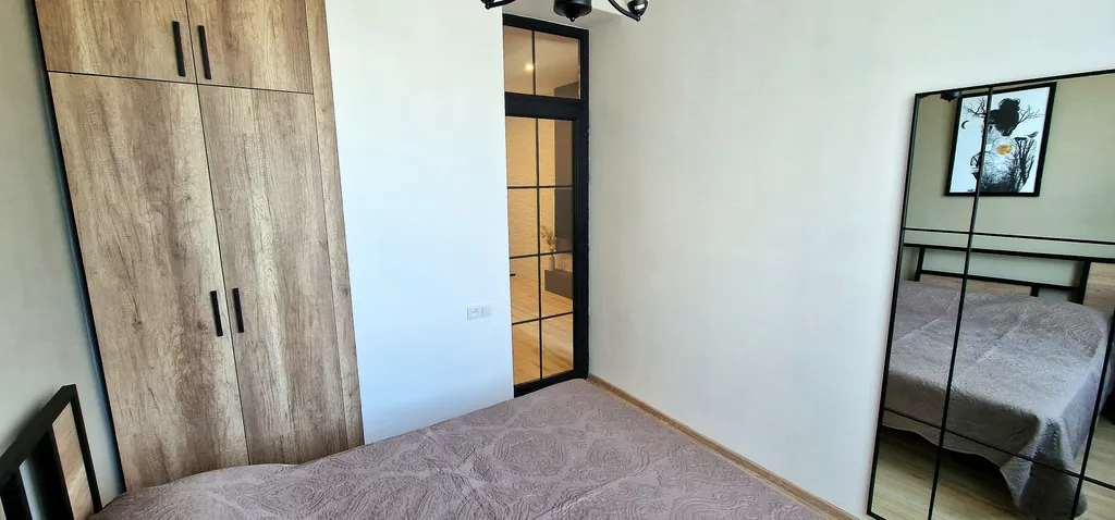 3-комнатная квартира с видом на парк у площади Республика