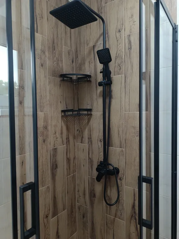 Уютный и теплый дом у леса