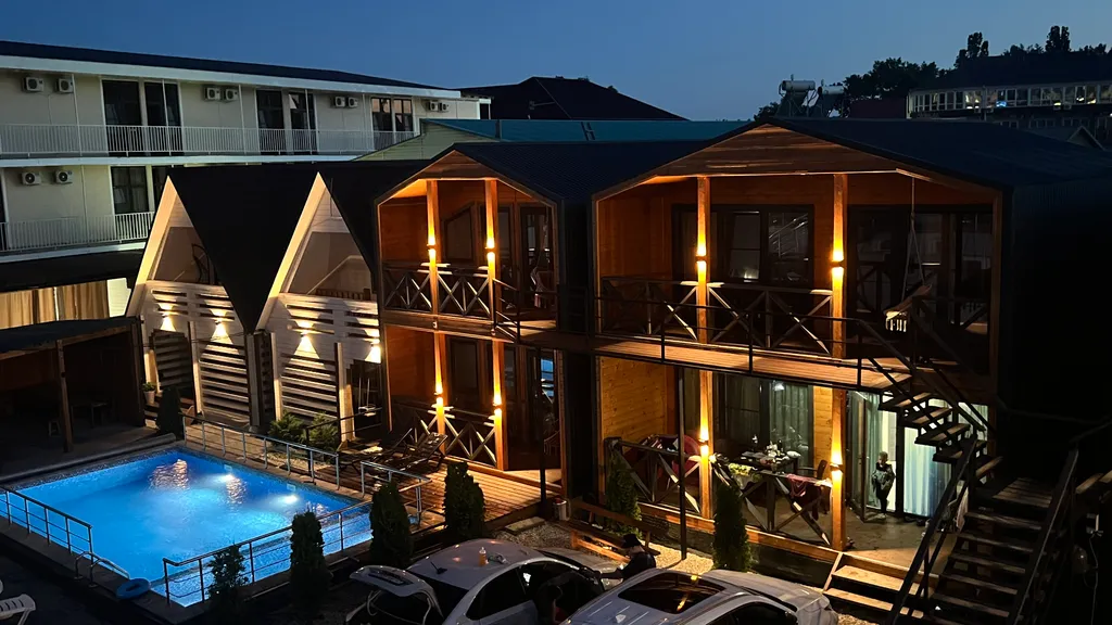 Двухэтажный коттедж на 8 спальных мест