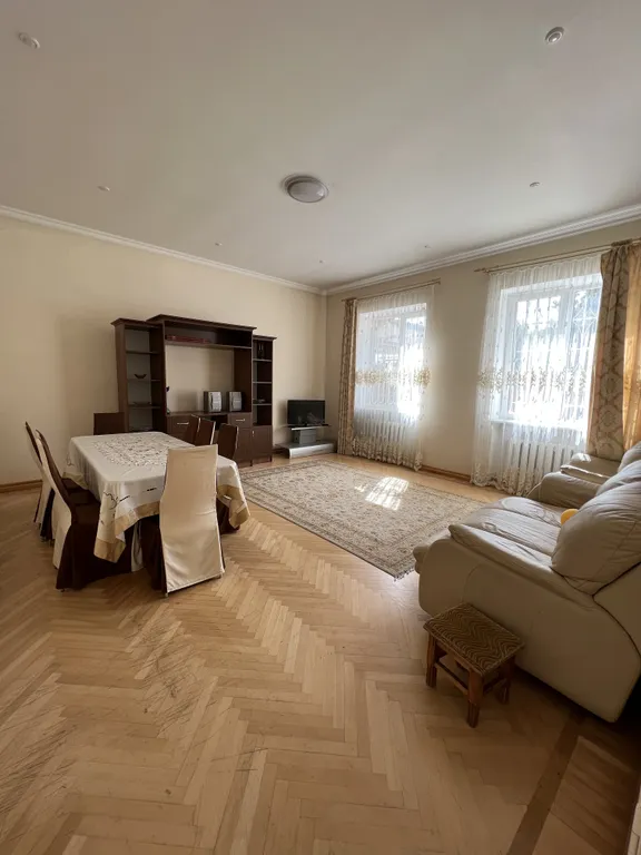 6-комнатный Дом